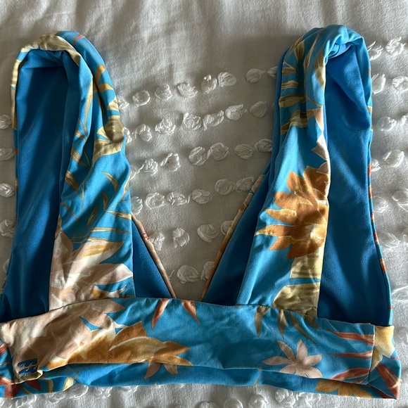 Billabong Bikini Top (S) - Picture 2 of 3